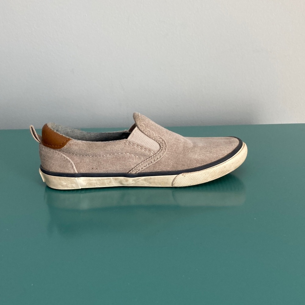 Old Navy Kids Light Gray Slip-On Sneakers Kids Size 10 - Picture 9 of 14